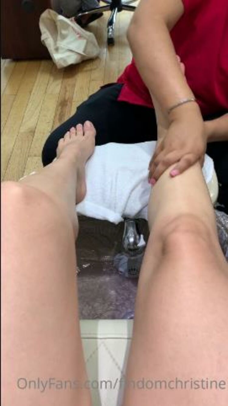 Goddess Christine - findomchristine / Onlyfans Findomchristine - youll be paying for my mani pedi duh 10-07-2021 - Fetish