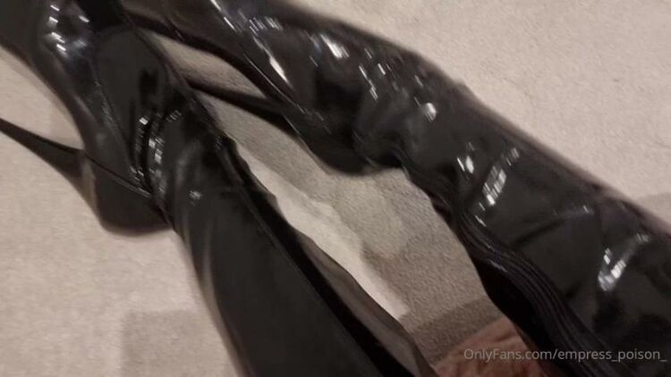 Empress Poison / Onlyfans Empresspoison - thigh high boots stockings need to be polished immediately 04-07-2021 - Fetish