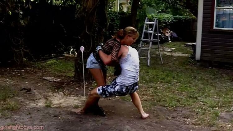 Girls Fight Boys – Upgrade vs. YouTube Guy Backyard Afternoon Fight