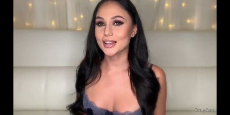 Ariana Marie / Onlyfans Arianamarie - stay tuned for tomorrow guys i will be doing my first live cam show right here on onlyfan 06-11-2019 - Livecams