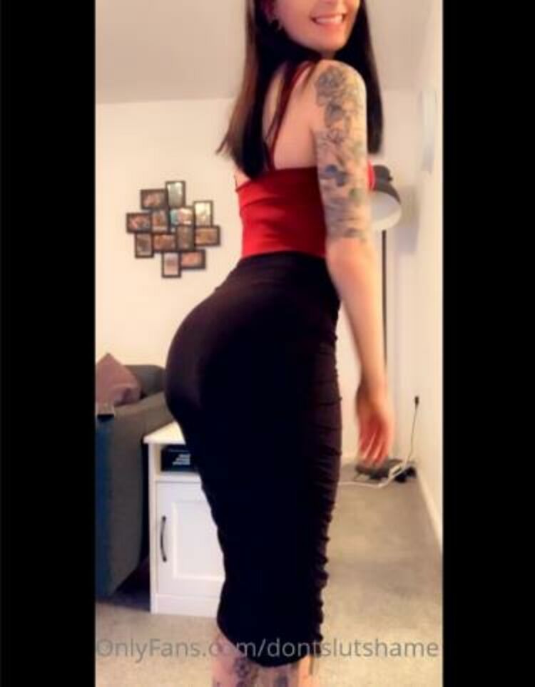 BIG BOOTY GOTH GF - fxturewars / Onlyfans Fxturewars - this skirt is godsent 05-07-2020 - Fetish