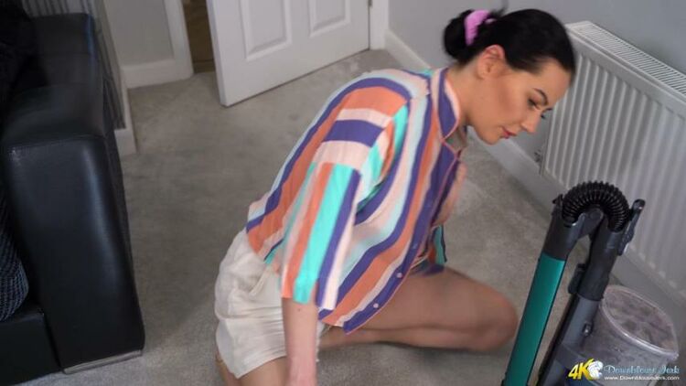 DownBlouse Jerk – Hoover Struggle