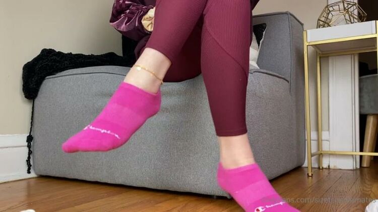 Sizetensolemates / Onlyfans - do these pink ankle socks turn you on i can tell 02-01-2021 - African