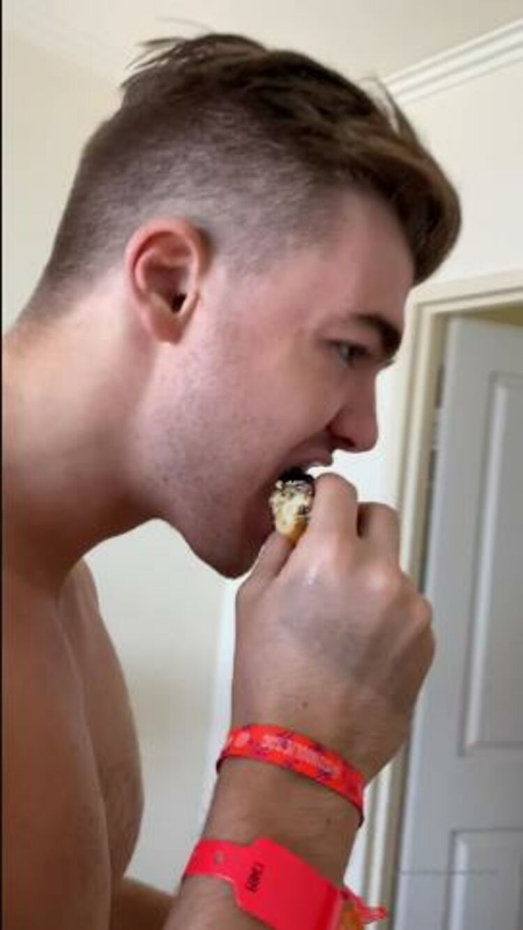 Jayden Rembacher / Onlyfans Jaydenrembacher - like and comment down below if you want to see more videos of me naked and talking with my 23-11-2019 - Naked