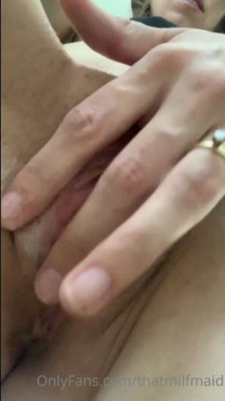 Rylie Smiles - thatmilfmaid / Onlyfans Thatmilfmaid - dont mind my unshaven im planning on getting my first bikini wax but damn my 15-10-2020 - Bisexual