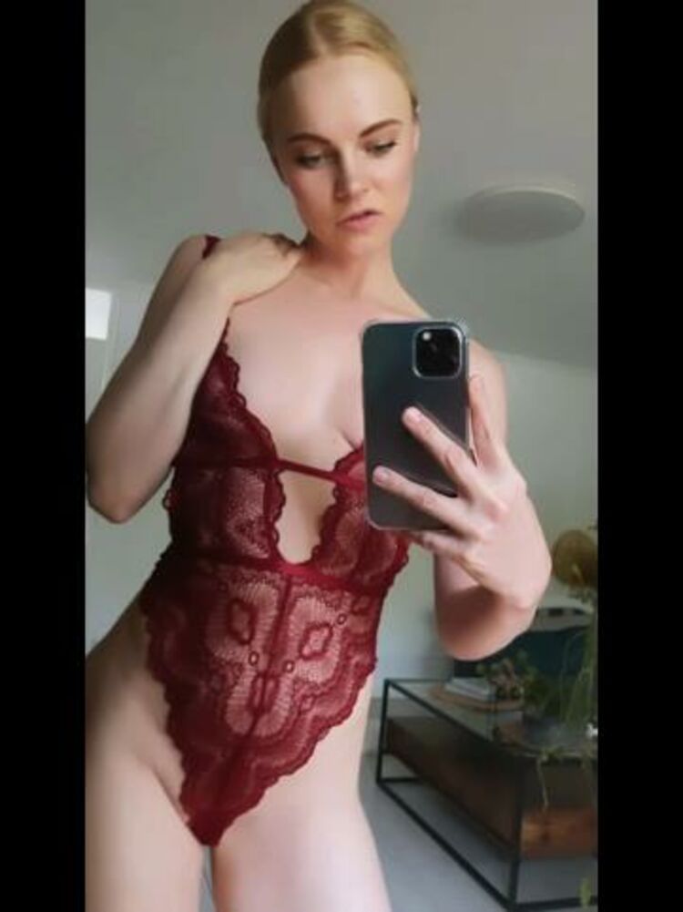 Peyton Kinsly - inessasworld / Onlyfans Inessasworld - happy monday 21-06-2021 - Fetish