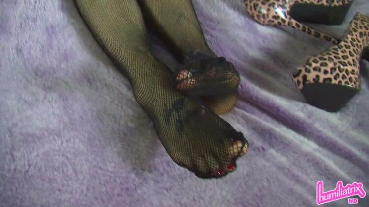 Humiliatrix – Princess Missy Dangles a Fishnet Footjob in Your Face – Toe Tease, Teen