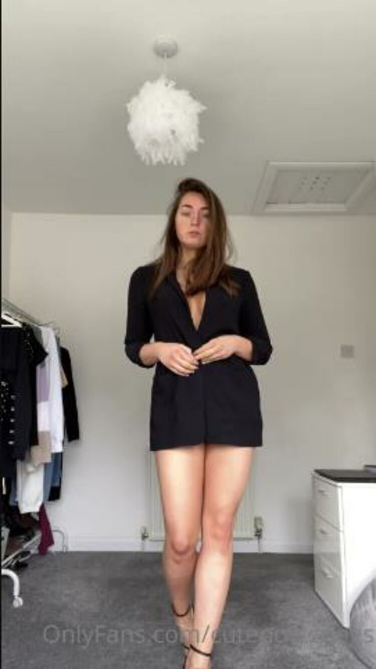 Alison T - cutepowerlegs / Onlyfans Cutepowerlegs - wish i could walk into your office like this 02-03-2021 - Office