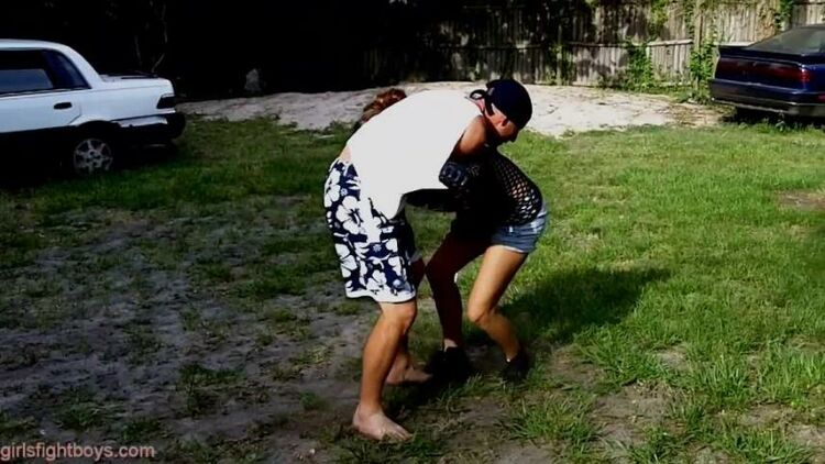 Girls Fight Boys – Upgrade vs. YouTube Guy Backyard Afternoon Fight – Outdoors, Mixed Fighting