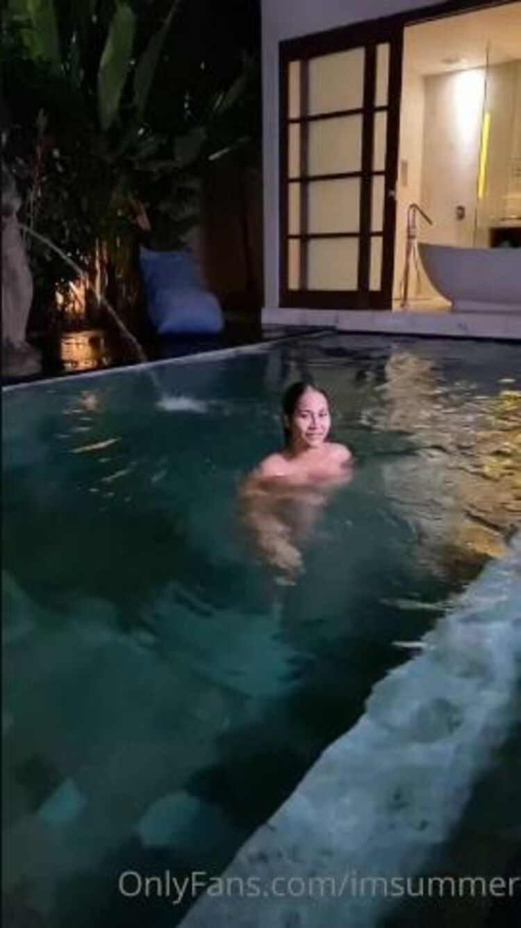 Imsummer - Asian Tightest Pussy / Onlyfans Imsummer enjoying the evening pool 28-05-2020 - Fetish