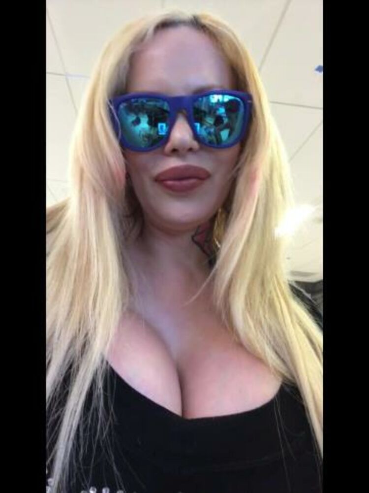 Sabrina Sabrok / Onlyfans Hereinthelosabgelesairport - Fetish