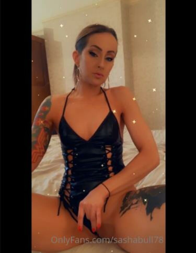 Sasha Bull - sashabull78 / Onlyfans SashabullCum smoke with me baby - 28-11-2020 - OnlyFans