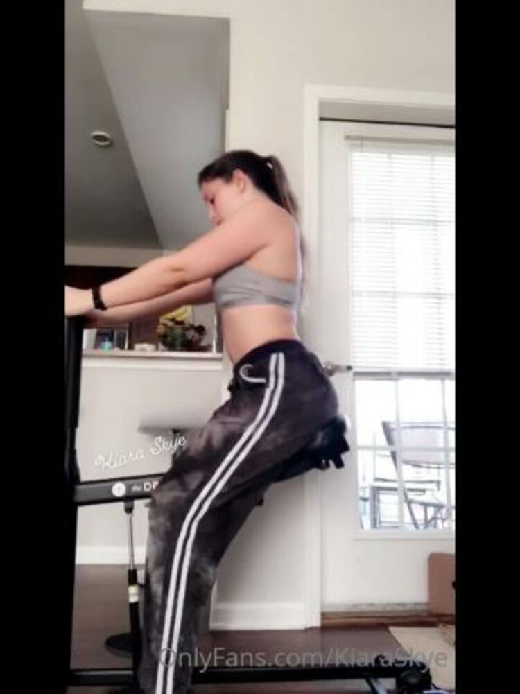 Kiara Skye / Onlyfans KiaraskyeJust a lil part of my workout today - 07-05-2020 - Fetish