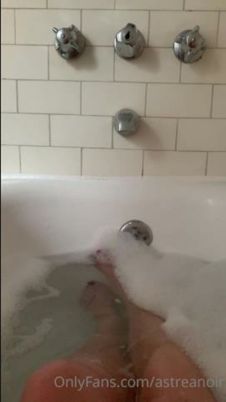 Astrea Noir / Onlyfans AstreanoirA little bath time treat for you - 18-06-2021 - Fetish