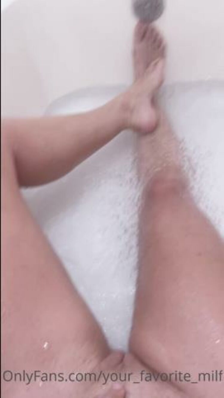 Your Favorite MILF / Onlyfans Yourfavoritemilf - im supposed to be getting clean but i just want to get dirty 21-07-2021 - Fetish