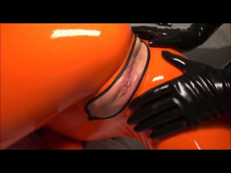 Hot Latex for Warm Fucks - Latex slave