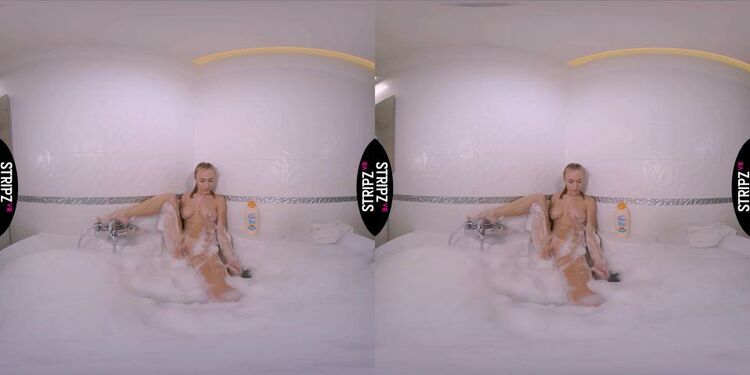 StripzVR.com - AISLIN - Bubbles [UltraHD 2K 2048p]