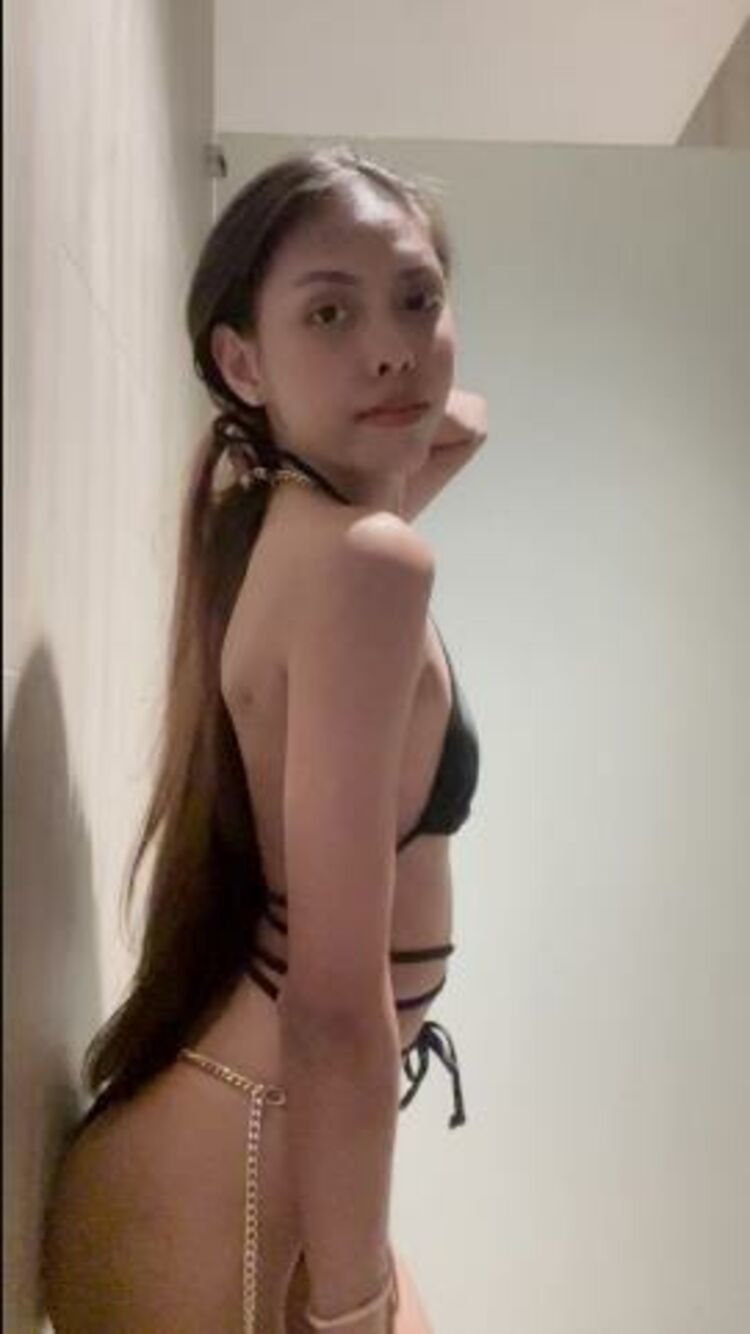 Allie - allieasia / Onlyfans Allieasia - after swimming i took video in public bathroom at my apartment watch me shower in yo 05-12-2021 - Asian