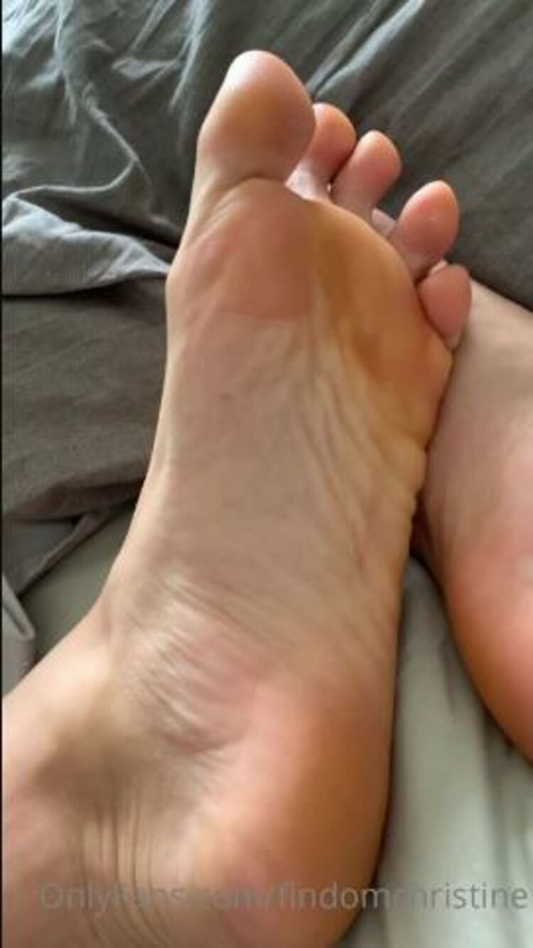 Goddess Christine - findomchristine / Onlyfans FindomchristineQuick cum countdown clip with my feet - 16-03-2021 - Fetish