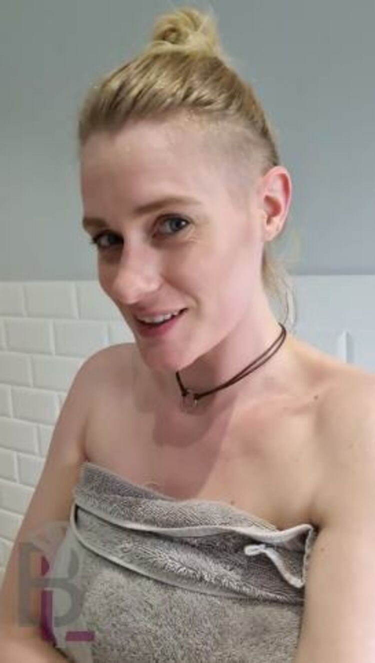 Belle Lou / Onlyfans BellelouJust an average Wednesday - 20-01-2021 - Fetish