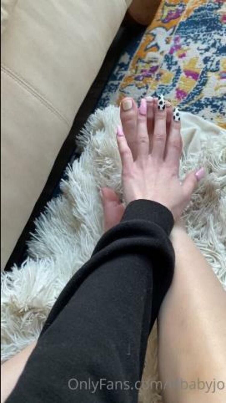 jo - lilbabyjo / Onlyfans Lilbabyjoi need a foot massage - 01-08-2020 - Massage