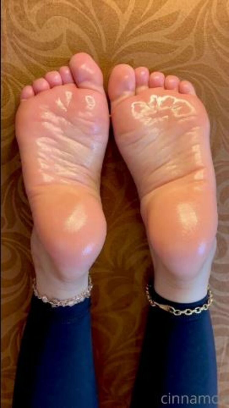 cinnamonfeet2 - Goddess Cinnamon VIP / Onlyfans CinnamonfeetThanks to all of you for your birthday wishes and gifts This is my gift for y - 06-08-2021 - High Definition