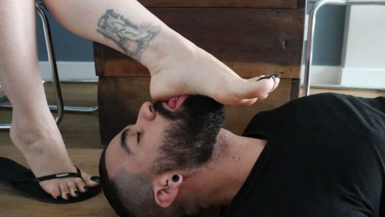 Jhonn - Womens Feet - I Went Under The Table While The Goddess Drank Coffe - FullHD 1080p