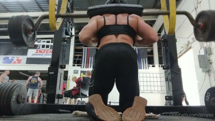 MuscleGeisha / Onlyfans Musclegeisha - kneeling squats sets of with lb rear view just to be extra yesterday 10-08-2020 - Legs