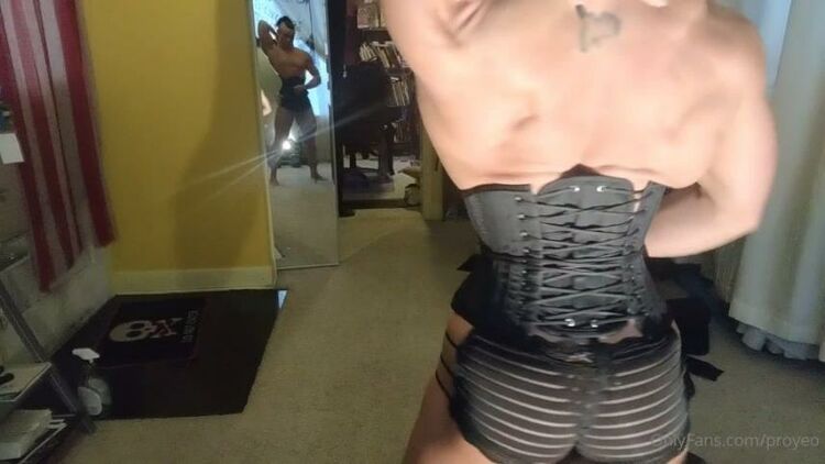 MuscleGeisha / Onlyfans Musclegeisha - almost minutes of corseted muscle lace up my first try with fundraising 14-05-2020 - Legs