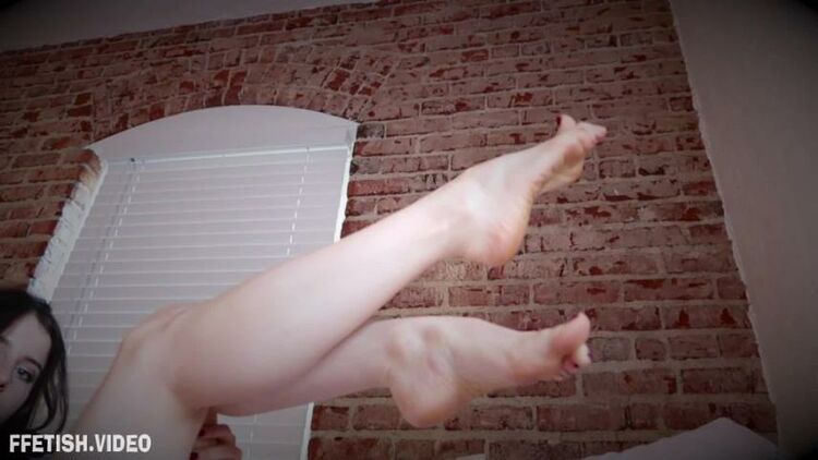 Princess Violette – Brainless Foot Slave