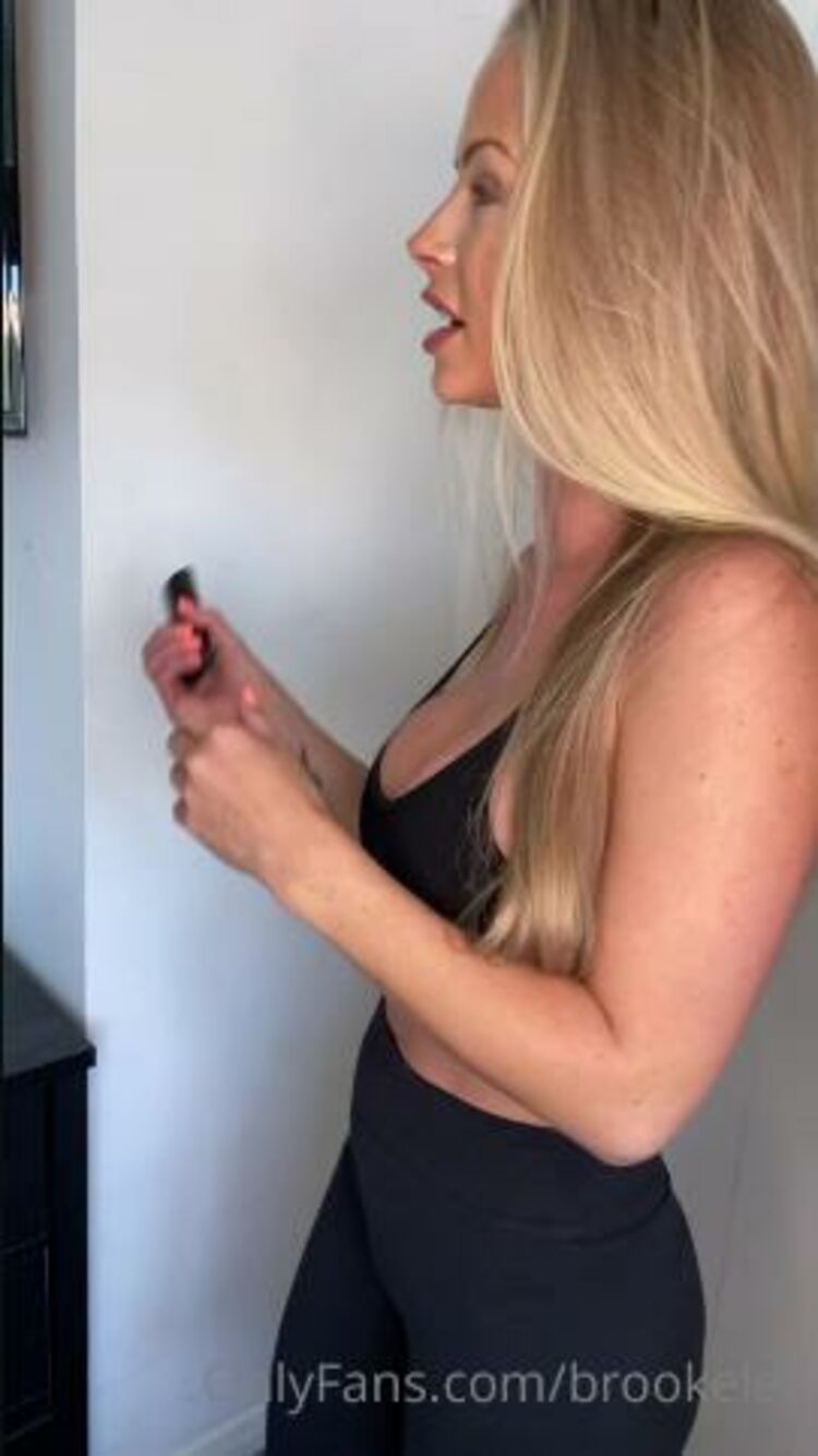 Brooke Lea / Onlyfans Brookelea - name that tune would be spectacular if i knew the words 13-10-2020 - Fetish