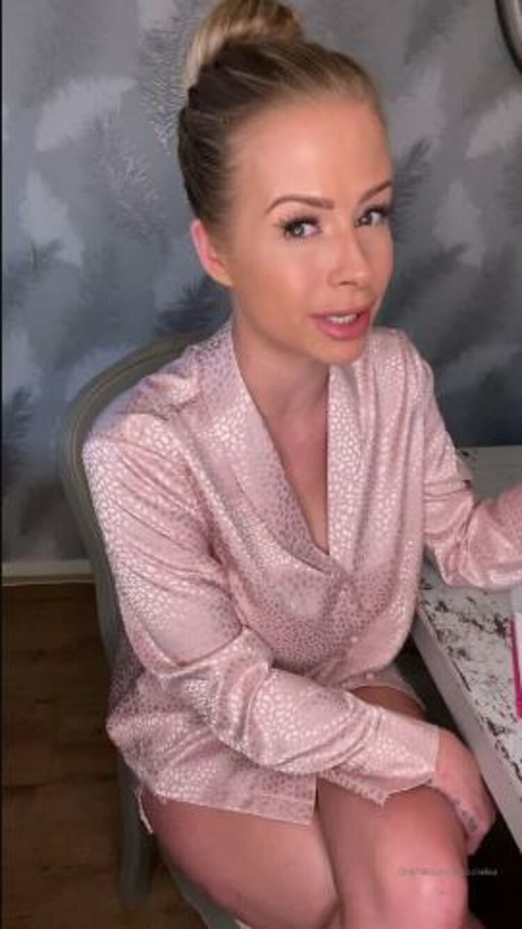 Brooke Lea / Onlyfans Brookelea - agony aunt my dick is to small 28-02-2020 - Aunty