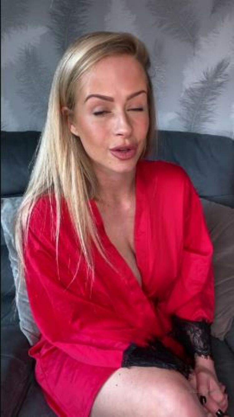 Brooke Lea / Onlyfans Brookelea - agony aunt help im addicted 04-03-2020 - Aunty