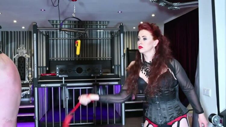 Mistress Lady Renee - Flogging A Wimp