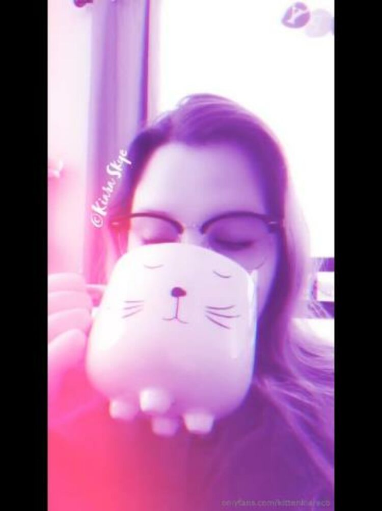 Kiara Skye / Onlyfans Kiaraskye - just a kitty drinking from her kitty mug 28-11-2018 - African