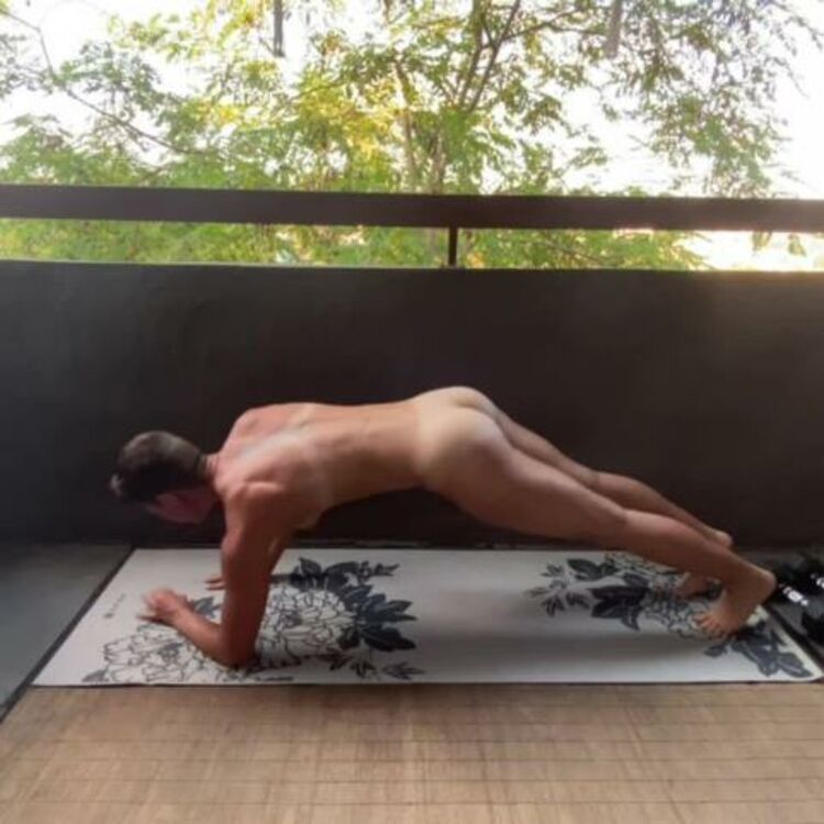 Jiz Lee / Onlyfans Jizlee - get buff with jiz plank core the best part about planks are the variety heres a few 23-07-2021 - African