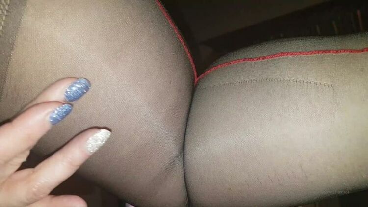 Nylonteese / Onlyfans - a bit wetif you want tights let me know 27-02-2020 - Wet