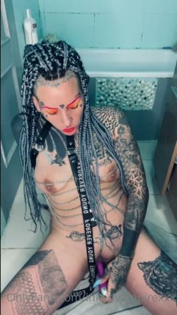 Hipnotika bodymod / Onlyfans Hipnotikabodymod - my new toy daddy bought me want to see me come with it its fucking amaz 20-01-2021 - Daddy