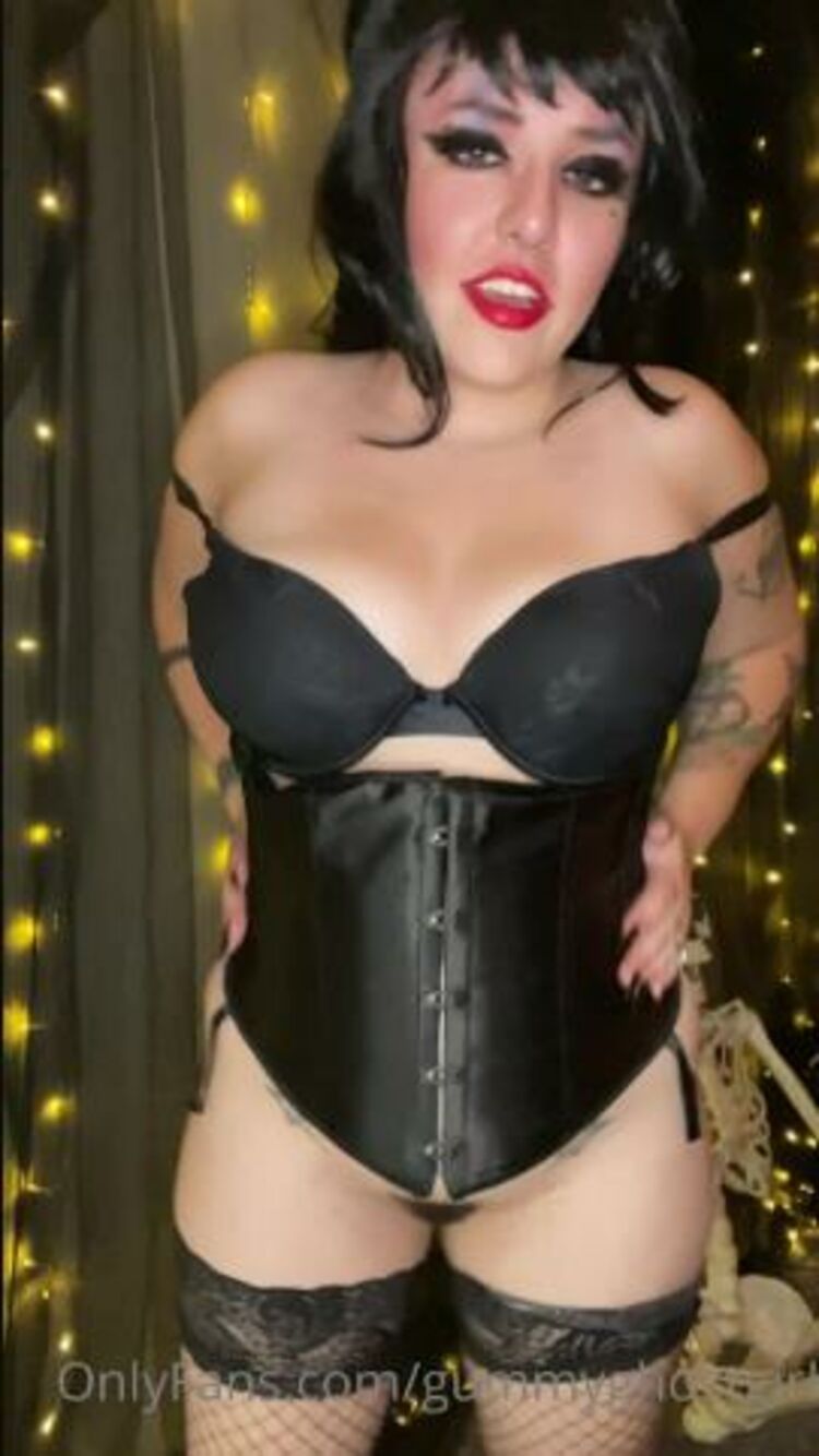 Gummyghostgirl / Onlyfans - the mistress of darkness herself 16-10-2021 - Mistress