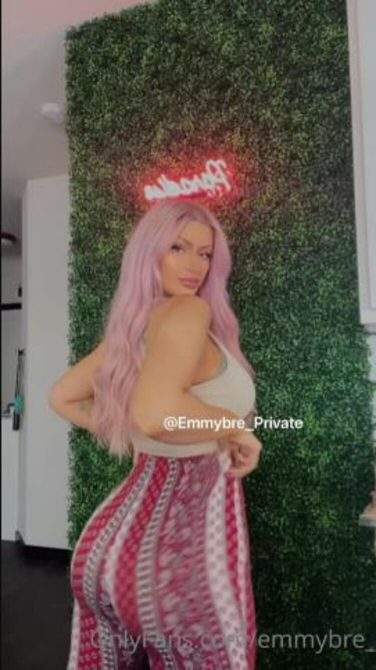 Emmy Bre / Onlyfans Emmybre - lil booty flash 24-01-2021 - Fetish