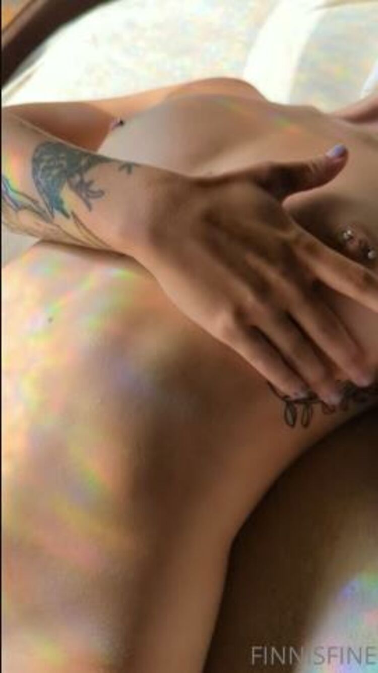 FINNISFINE / Onlyfans Finnisfine - solo for once you guys know i dont masturbate right how could i cum by myself no o 22-05-2022 - Masturbation