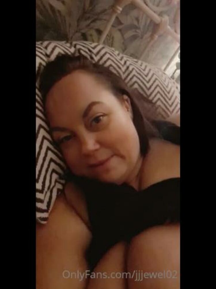 BBW JJ Jewel - jjjewel02 / Onlyfans Jjjewel - look like crap coz i feel like crap cum look after me please 15-12-2021 - Cum