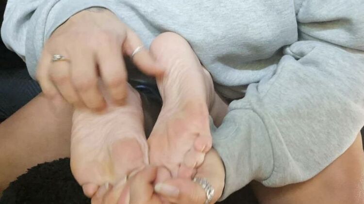 Mad4Soles – Tickle Revenge