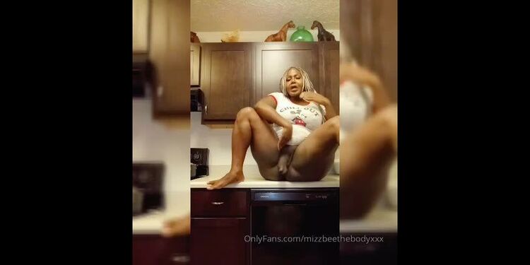 Mizzbeethebodyxxx / Onlyfans - twerk n jerk 26-08-2019 - Twerk