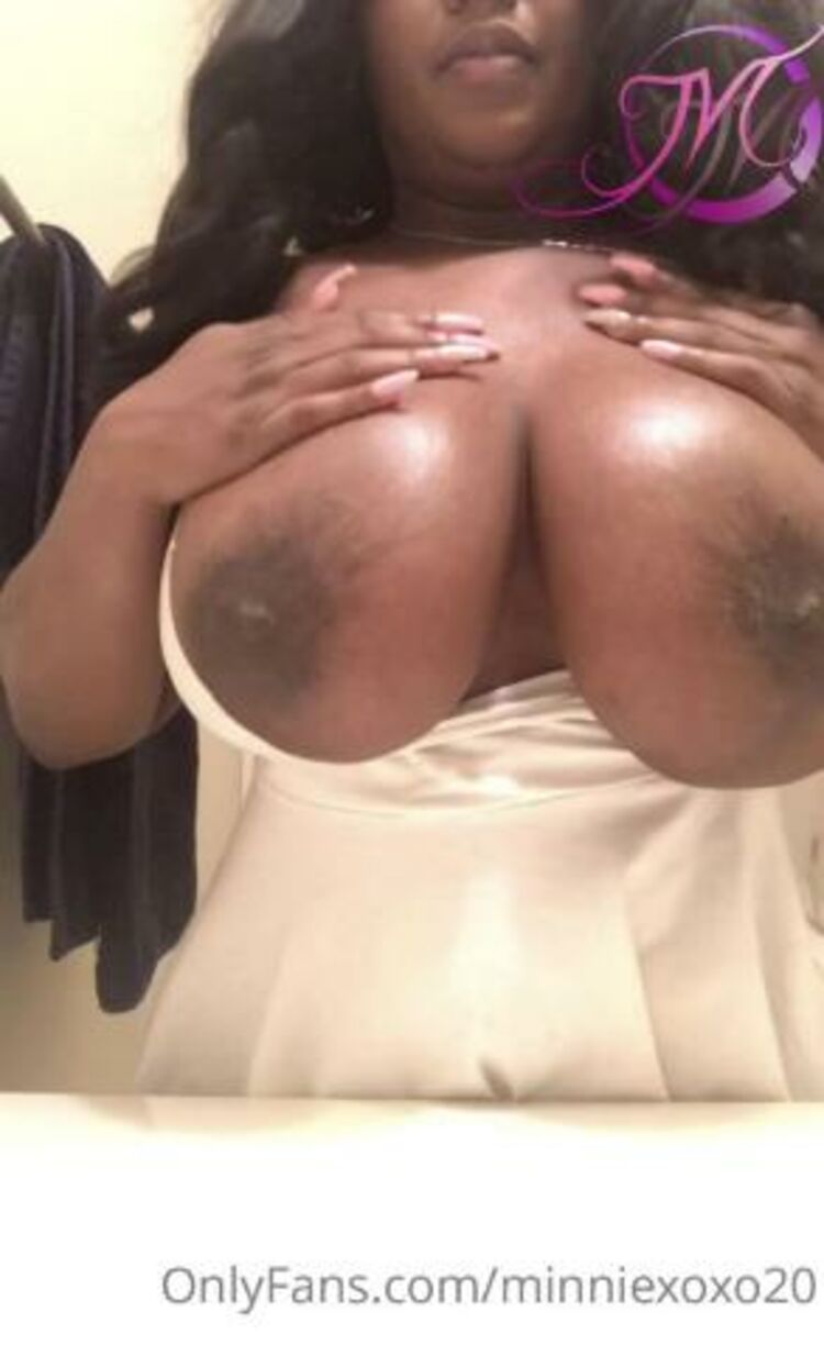 Minniexoxo20 / Onlyfans Minniexoxo - rub me down 24-06-2020 - African