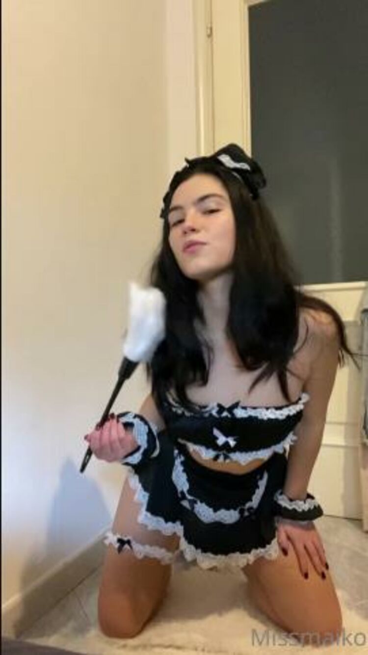 Maikonudes - maikonudesvip / Onlyfans Maikonudesvip - i come to your house i clean up and then you fuck me on the couch you like this show 14-12-2021 - Fuck