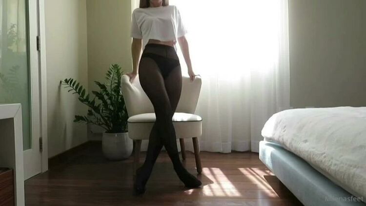 Milena - simplymilena / Onlyfans Milenasfeet - if you want to see the tights come off check your dms 25-03-2021 - Fetish