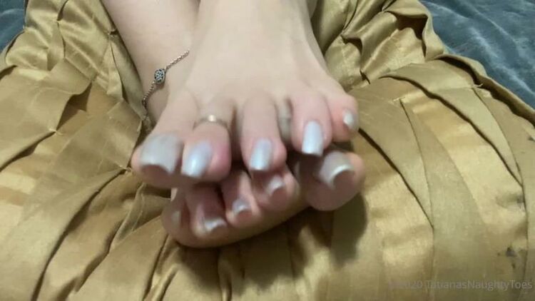 TATIANA - tatianasnaughtytoes / Onlyfans Tatianasnaughtytoes - new snow white pedicure barefoot close up of my snow white long toenails 05-01-2021 - Foot