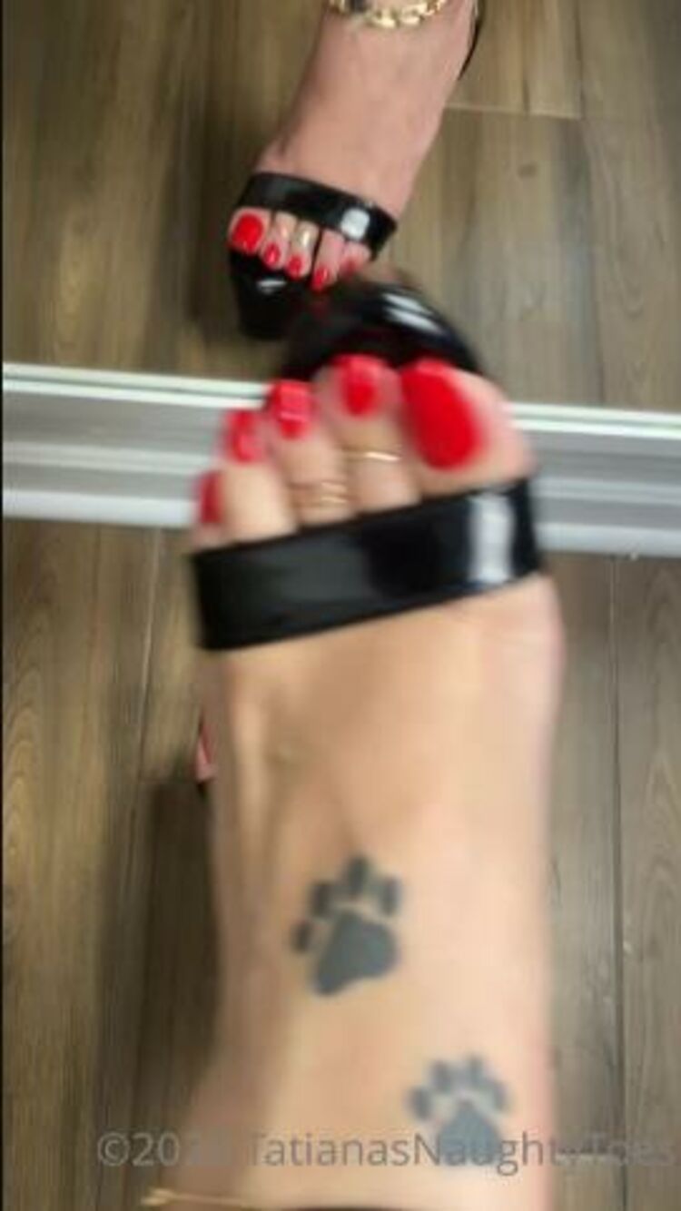 TATIANA - tatianasnaughtytoes / Onlyfans Tatianasnaughtytoes - new red pedicure black stilettos my black sexy inch high heels closeup w 30-09-2020 - Closeup