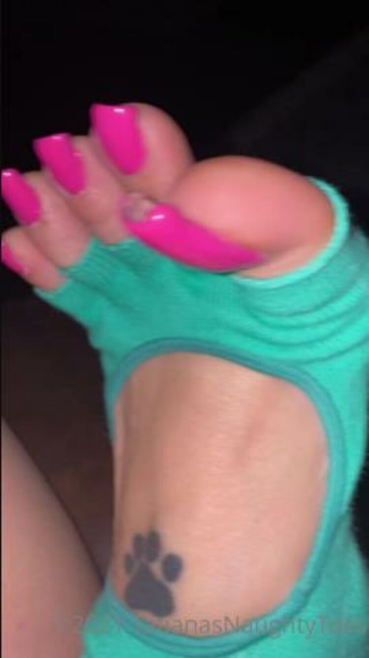 TATIANA - tatianasnaughtytoes / Onlyfans Tatianasnaughtytoes - throwbackthursday february pink toenails open toe socks is a way to protect my l 04-06-2021 - Naughty